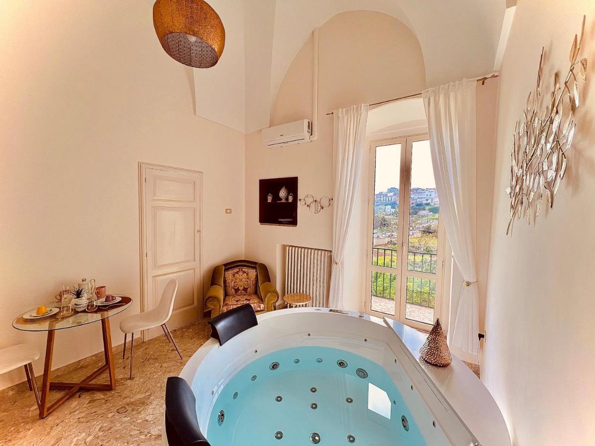 אוסטוני Suite La Terrazza Di Don Peppino מראה חיצוני תמונה